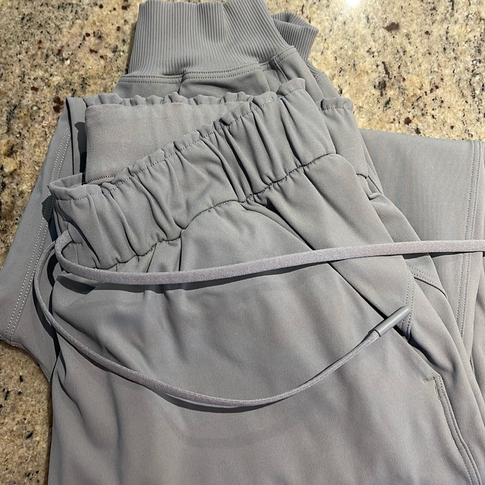 Lululemon Keep Moving jogger in Rhino Grey